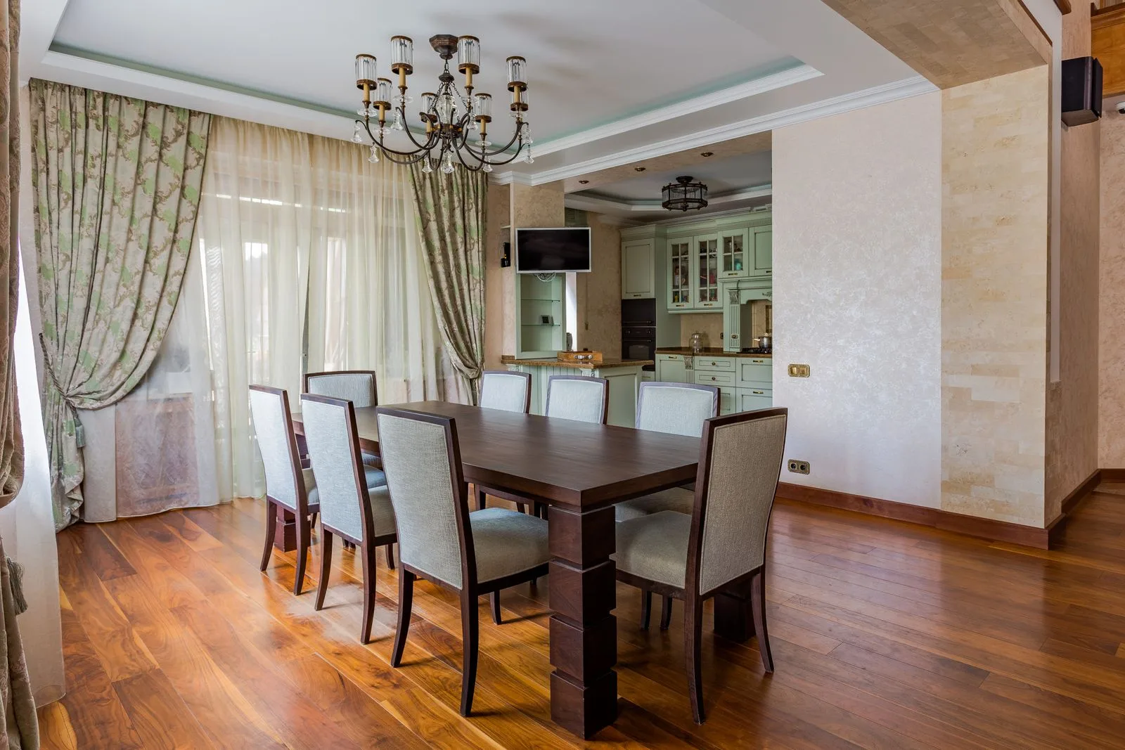 Dining room and table